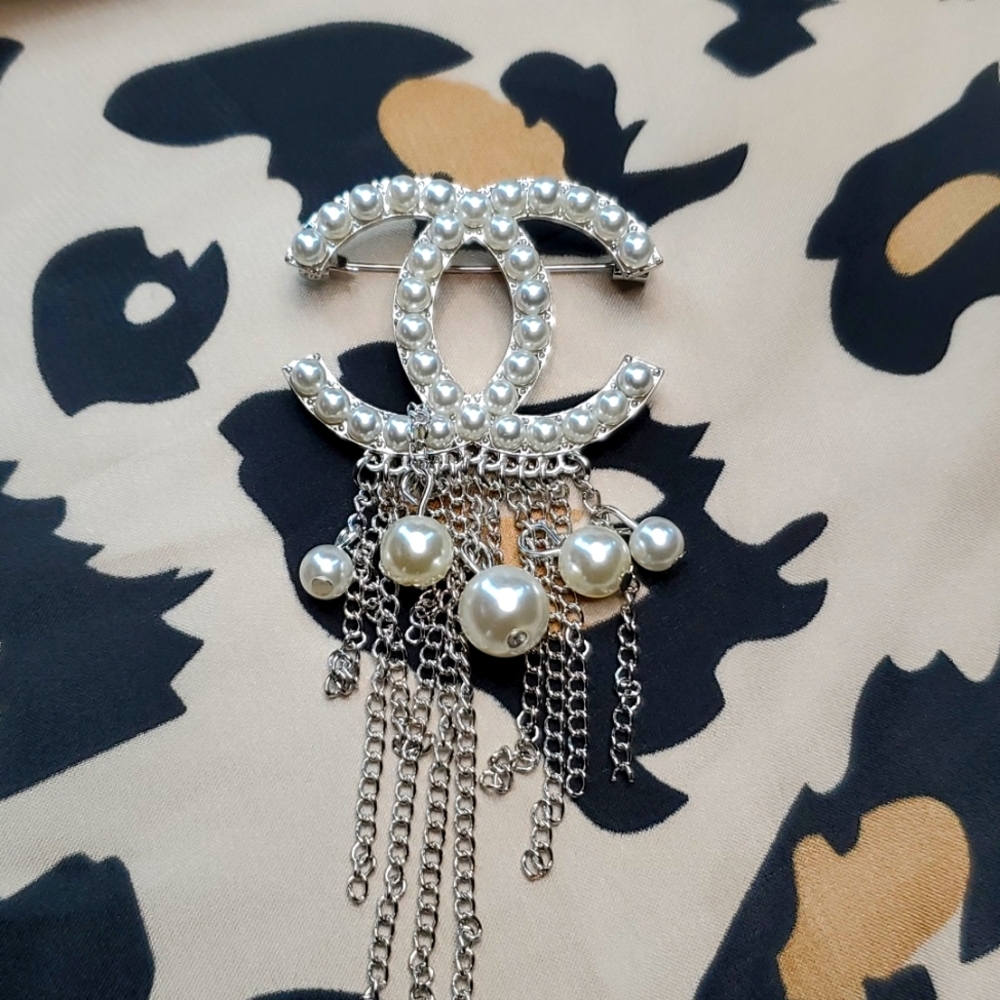Brooch